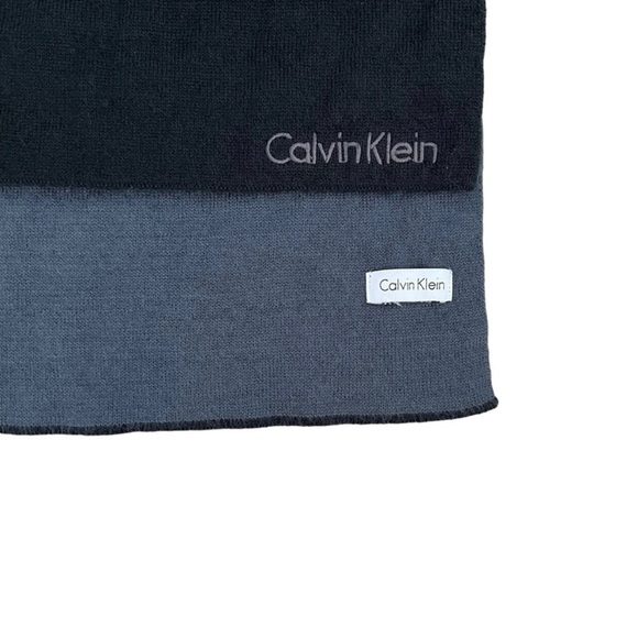 Women's Winter Scarf Lot - 3 Scarves - Picture 7 of 7